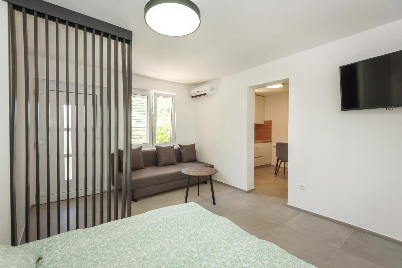 Duboka Family House Grey 아파트 외부 사진