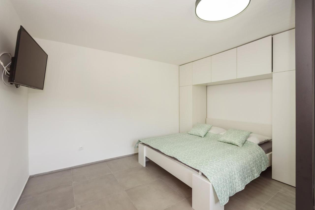 Duboka Family House Grey 아파트 외부 사진