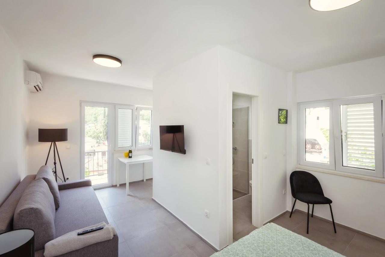 Duboka Family House Grey 아파트 외부 사진